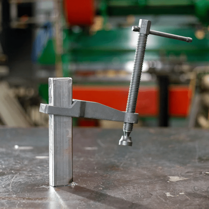 Maximus Bar and Dog Clamp