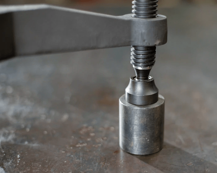 Maximus Bar and Dog Clamp